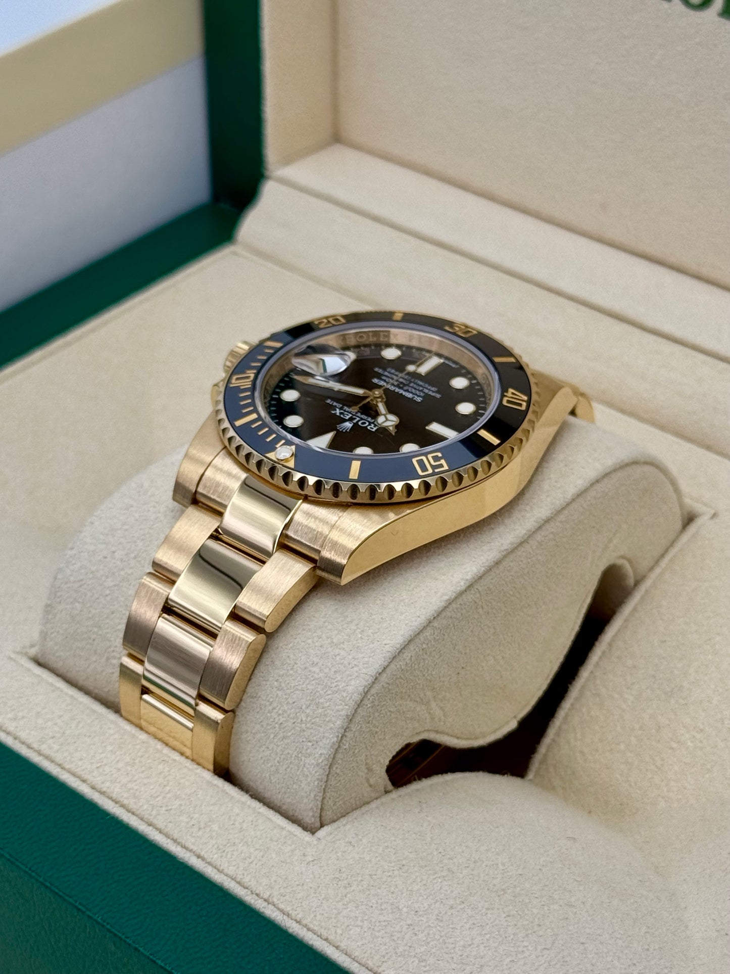 2020 Rolex Submariner 40mm 116618LN 18K Yellow Gold Black Dial