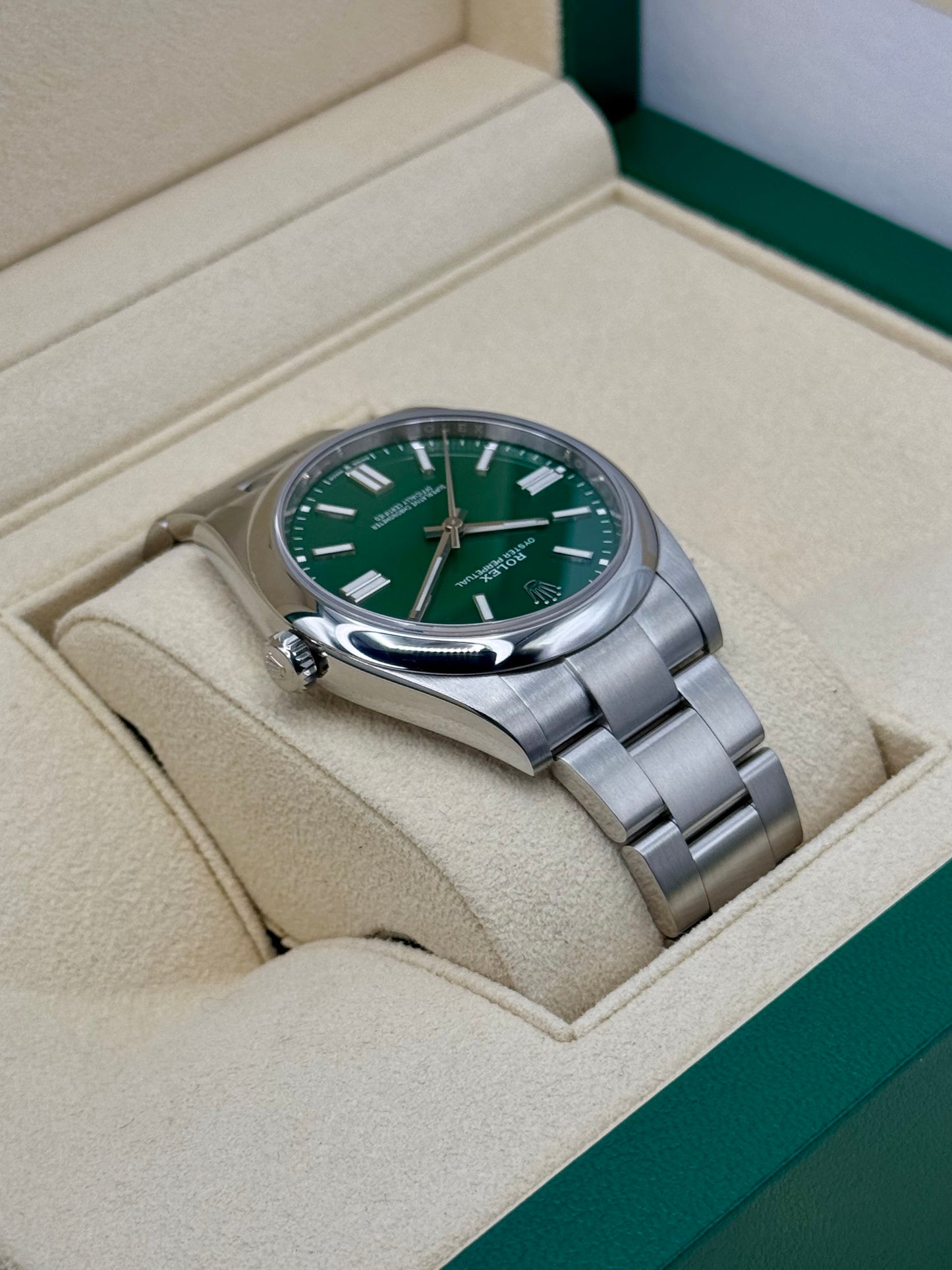 2023 Rolex Oyster Perpetual 41mm 124300 Green Dial