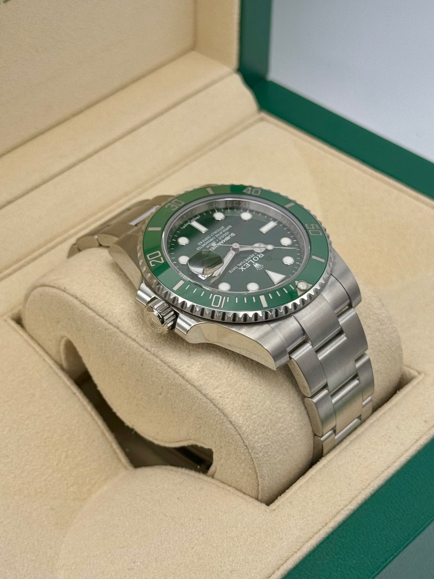 2019 Rolex Submariner "Hulk" 40mm 116610LV Green Dial