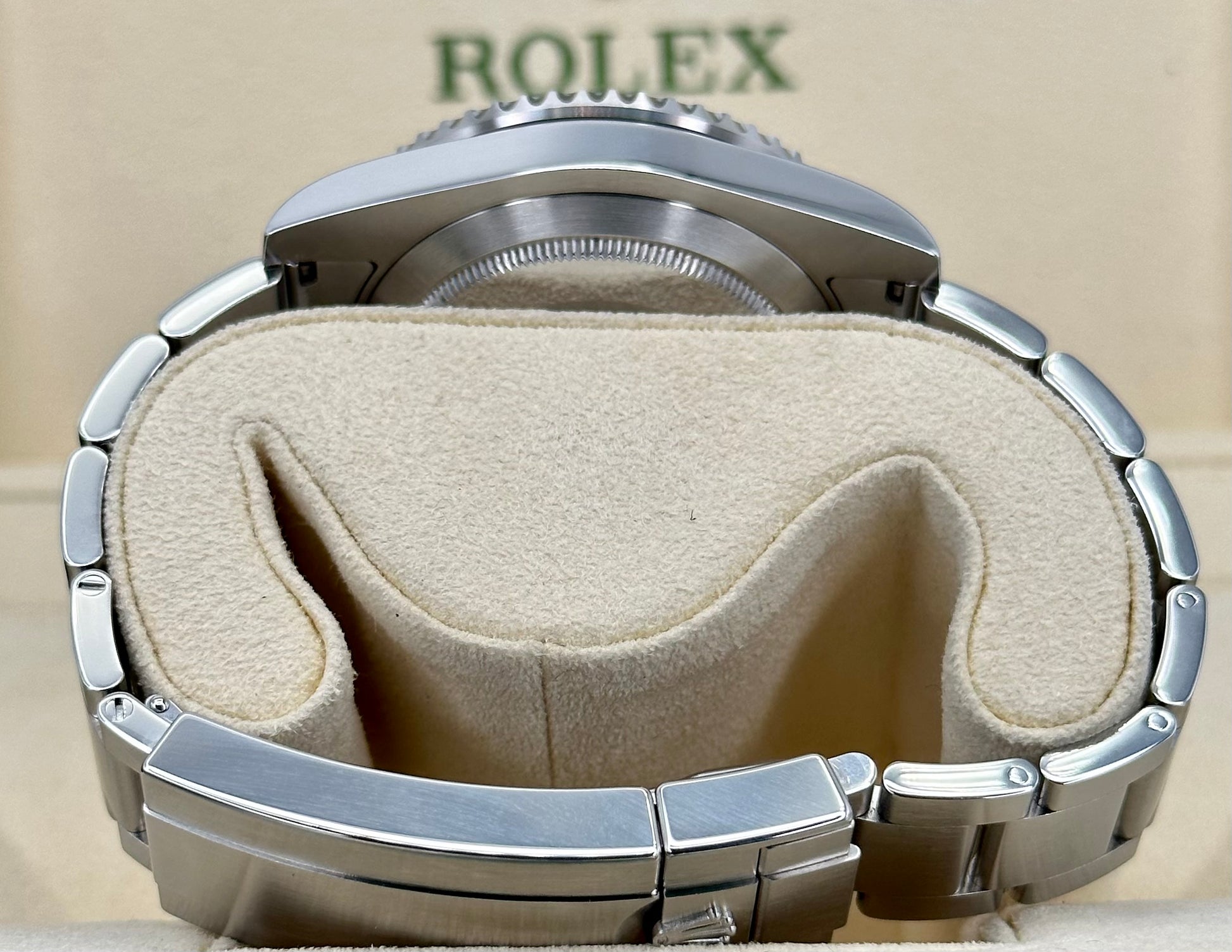 2016 Rolex Submariner Date "Hulk" 40mm 116610LV Stainless Steel Green Dial - MyWatchLLC