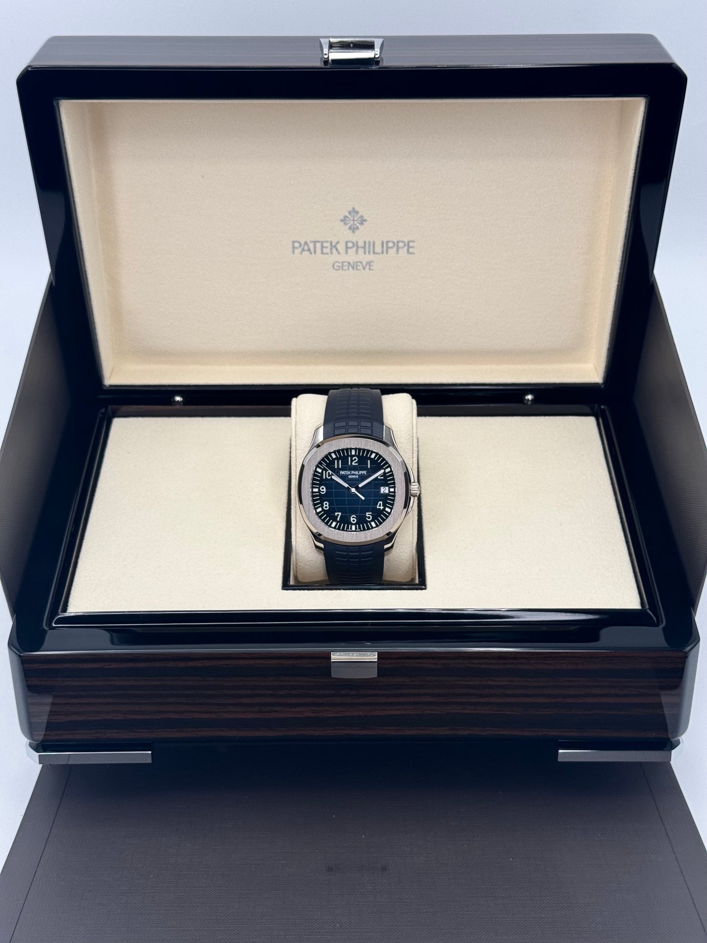 2021 Patek Philippe Aquanaut 5168G 42.2mm White Gold Blue Dial