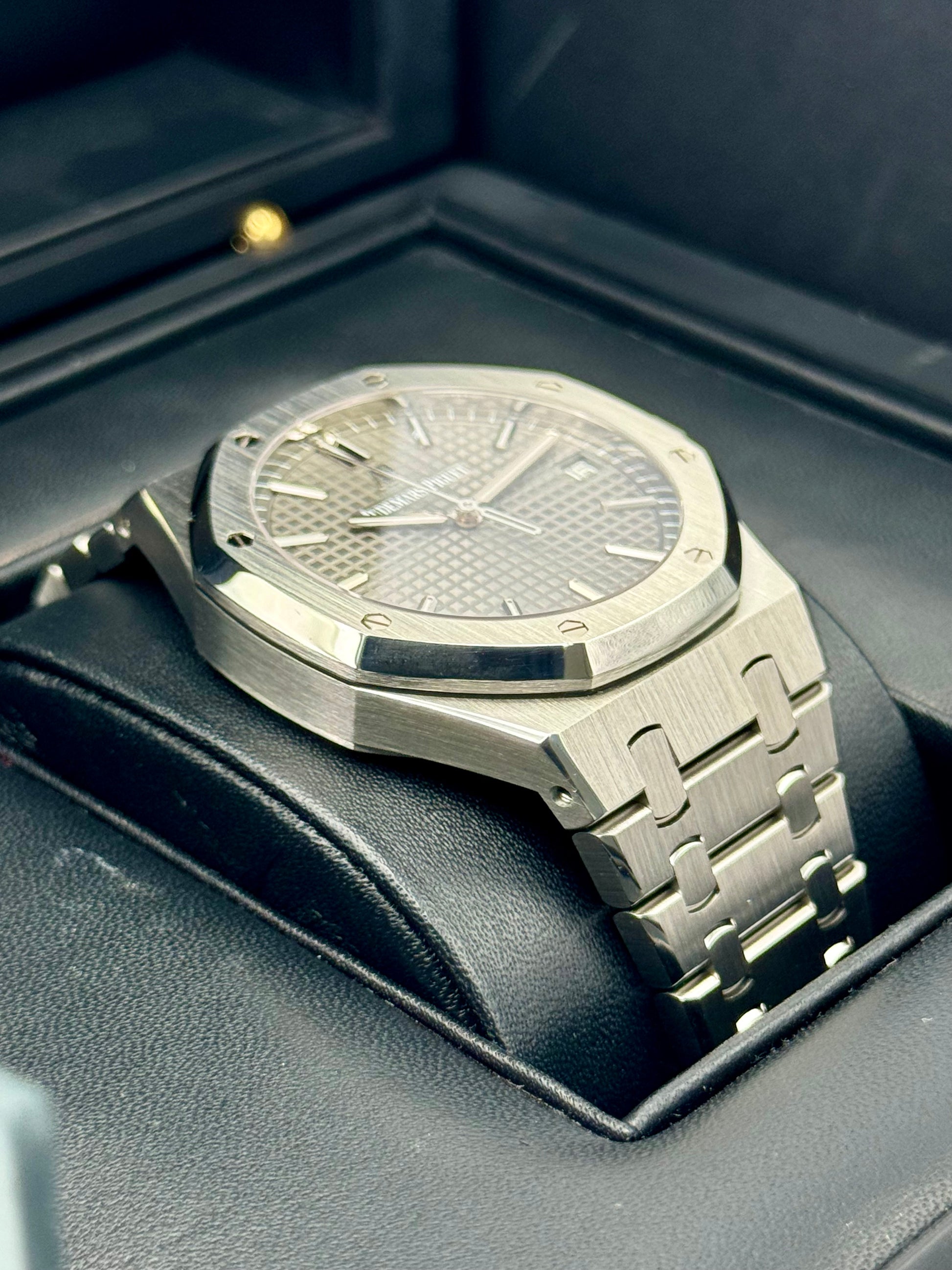 2020 Audemars Piguet Royal Oak 41mm 15500ST Grey Dial - MyWatchLLC