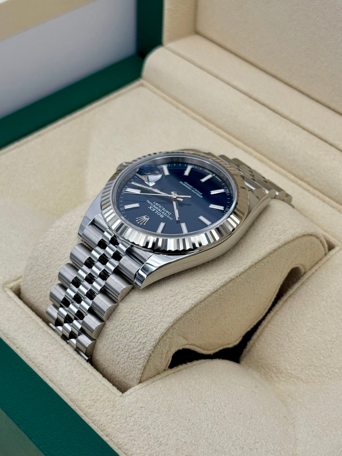 NEW 2025 Rolex Datejust 41mm 126334 Stainless Steel Jubilee Blue Dial