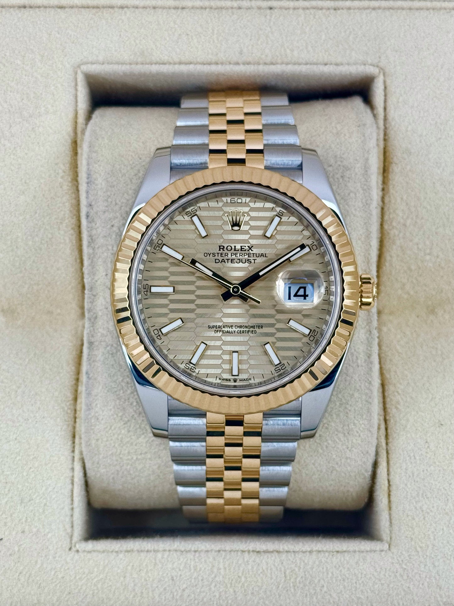 2022 Rolex Datejust 41mm 126333 Two-Tone Jubilee Champagne Motif Dial