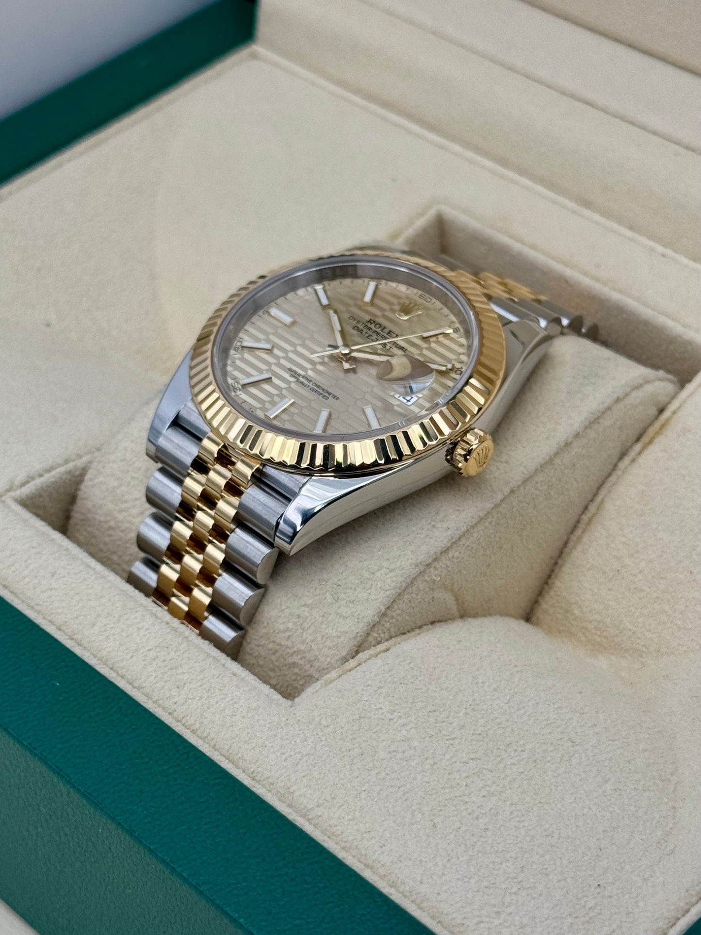 2022 Rolex Datejust 41mm 126333 Two-Tone Jubilee Champagne Motif Dial