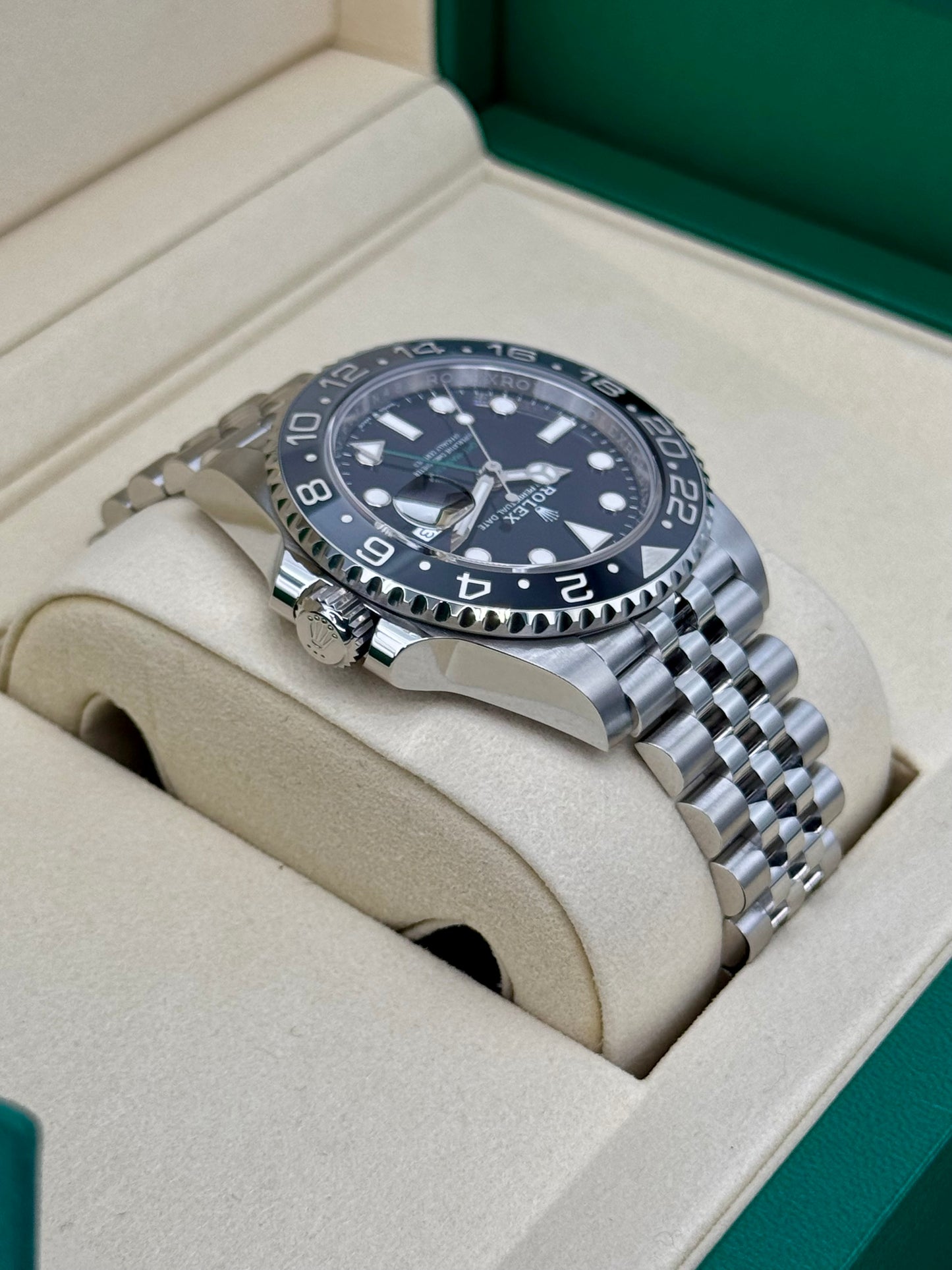 NEW 2025 Rolex GMT-Master II "Bruce Wayne" 40mm 126710GRNR Jubilee