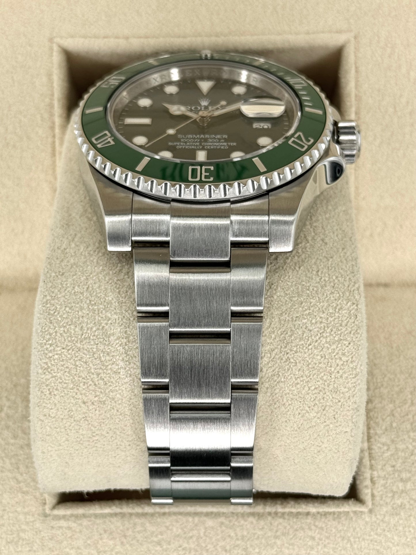 Submariner Date "Hulk" 40mm 116610LV Green Dial - MyWatchLLC