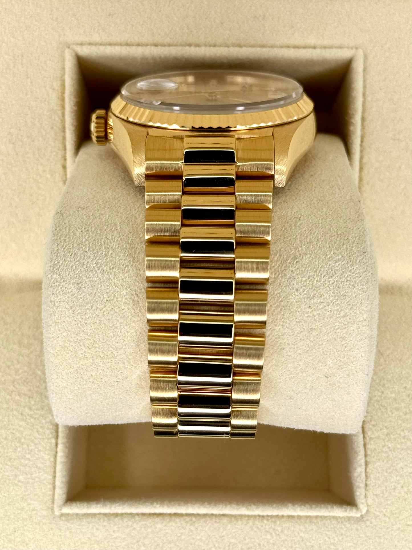 1987 Rolex Day-Date 36mm 18038 Presidential Champagne Diamond Dial