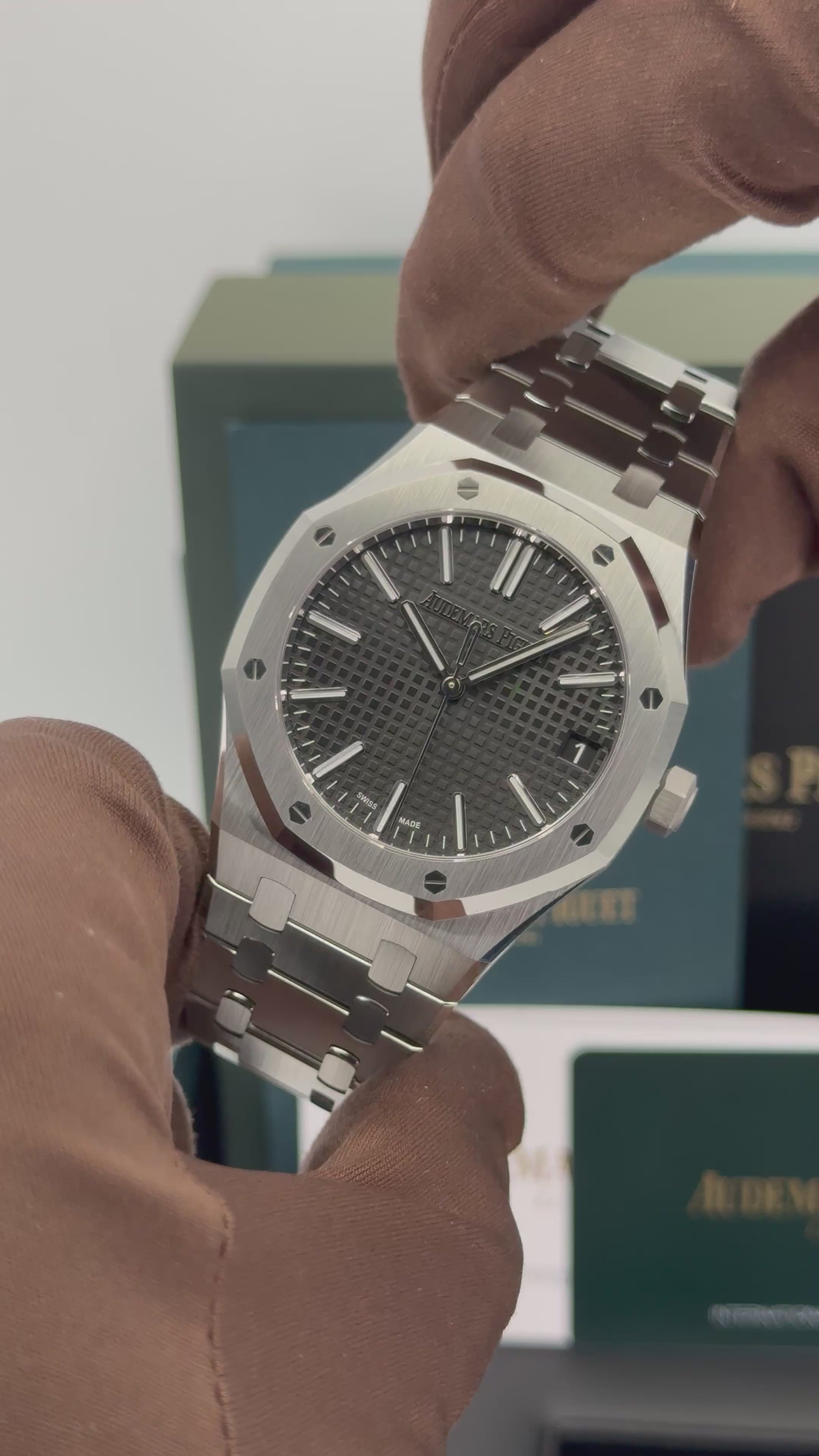 Audemars Piguet  OAK アートブック 日本語版 The Anatomy of Time: Audemars Piguet's 150-Year Chronicle of Craft