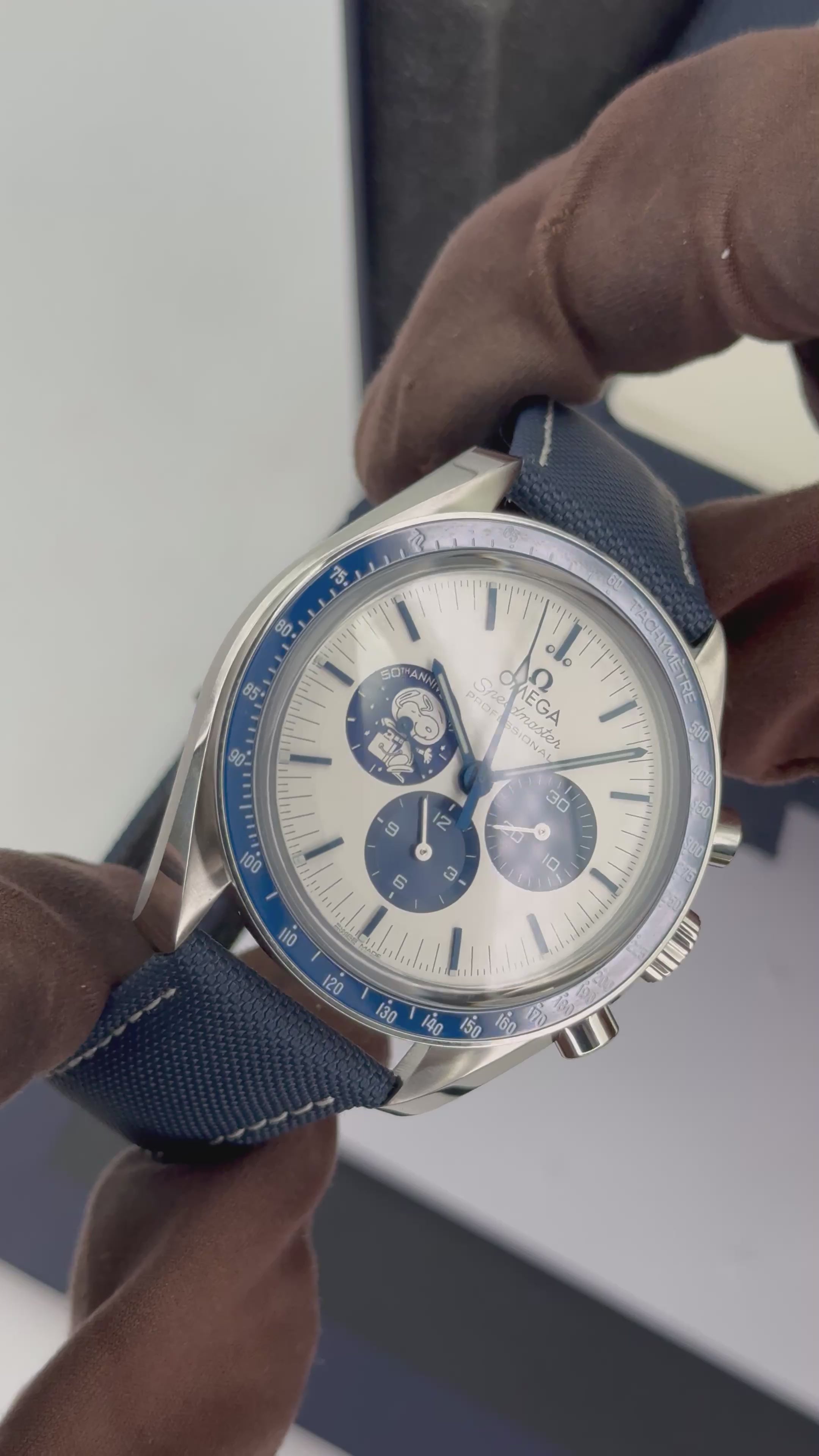 NEW 2026 Omega Speedmaster Silver Snoopy Award 310.32.42.50.02.001