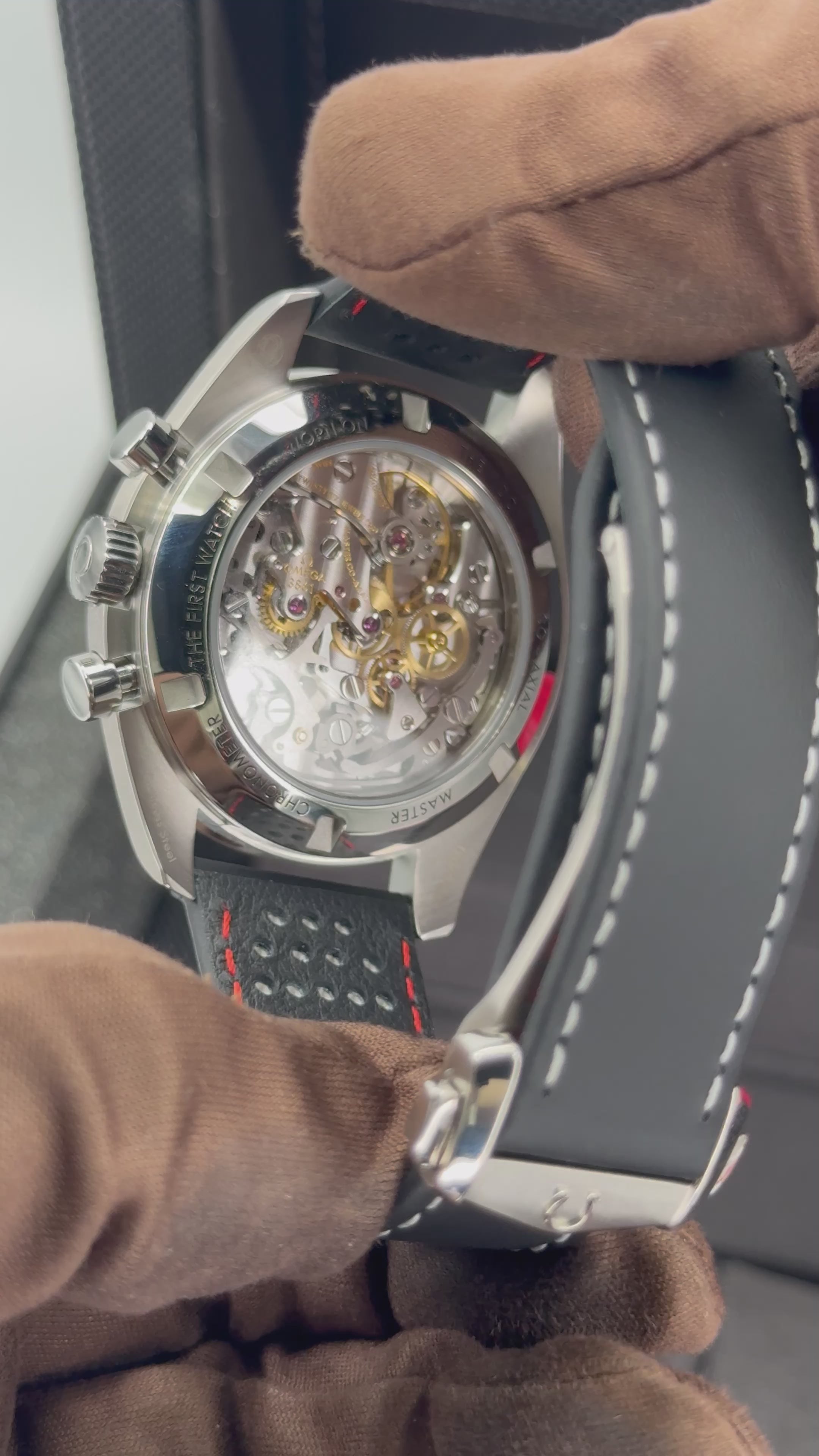 NEW 2024 Omega Speedmaster Professional 42mm 31032425004002 White Dial