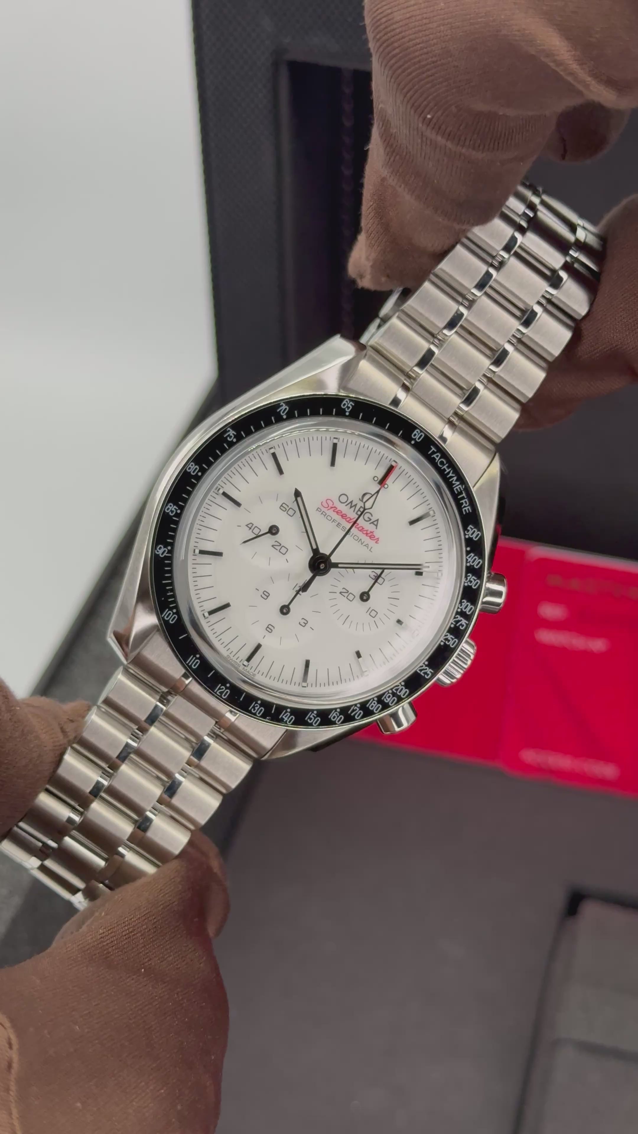 2025 Omega Speedmaster Moonwatch Pro 42mm 310.30.42.50.04.001 White Di
