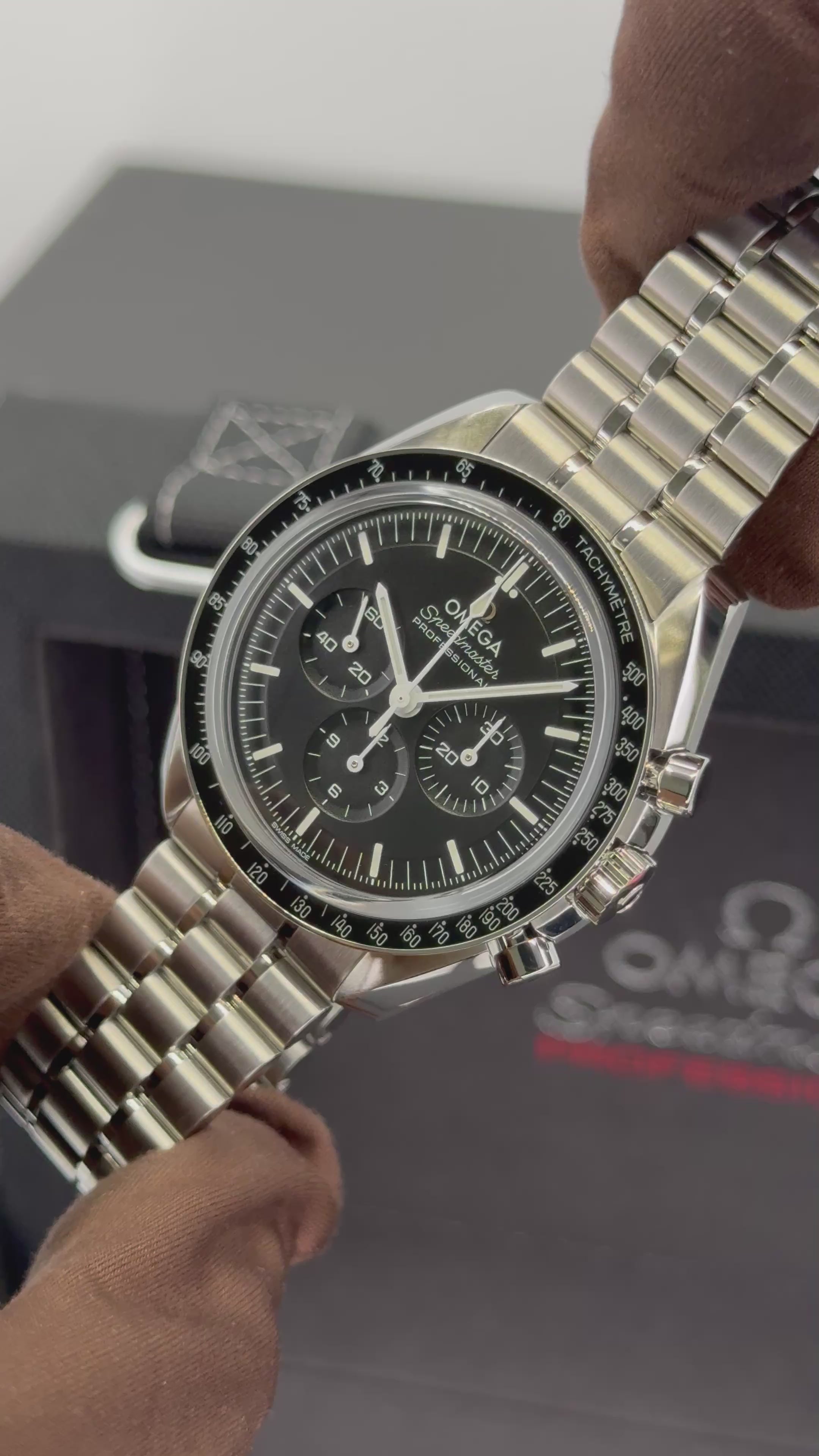2025 Omega Speedmaster Moonwatch Pro 42mm 310.30.42.50.01.002 Black Di