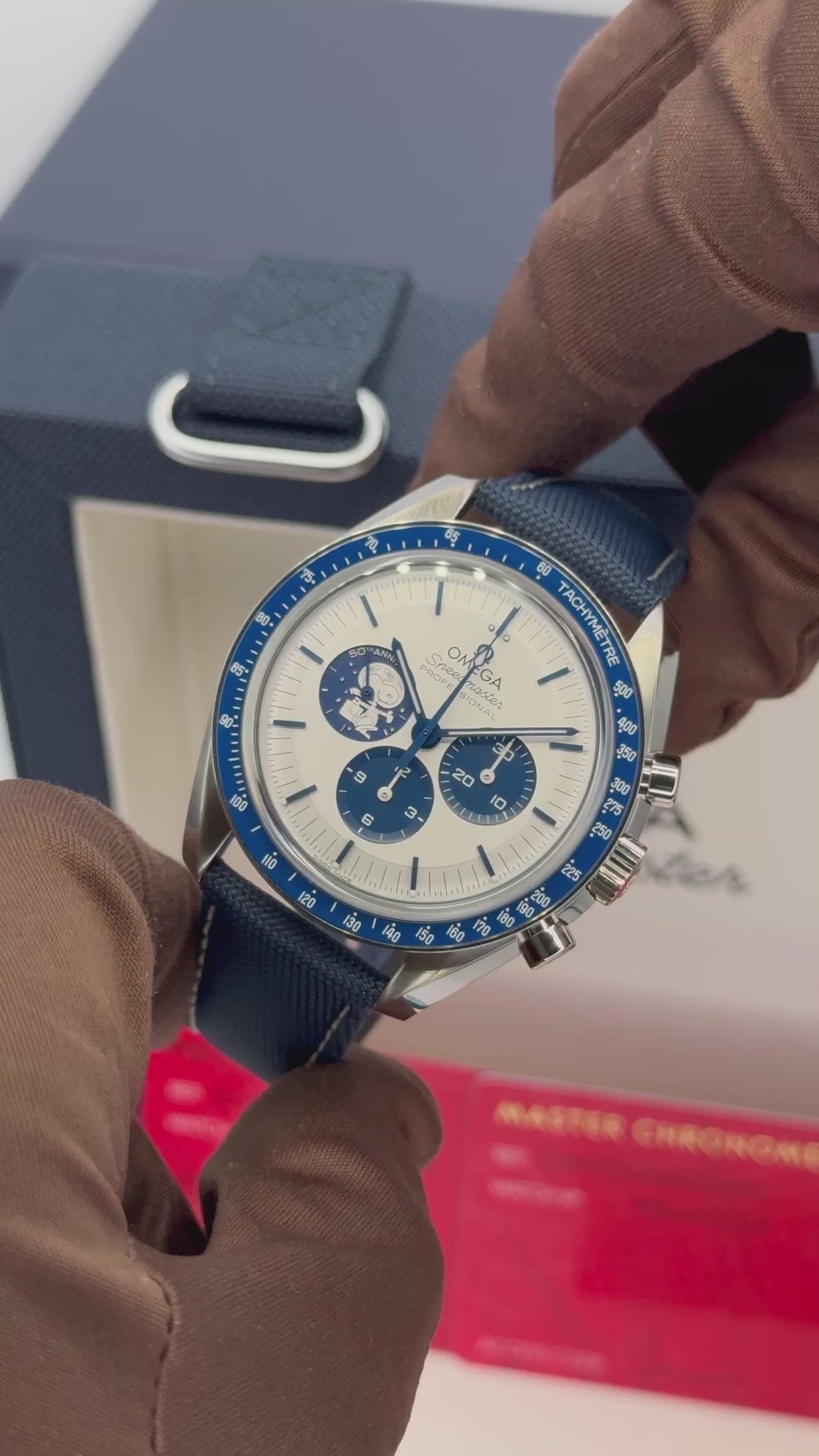 NEW 2025 Omega Speedmaster Silver Snoopy Award 310.32.42.50.02.001