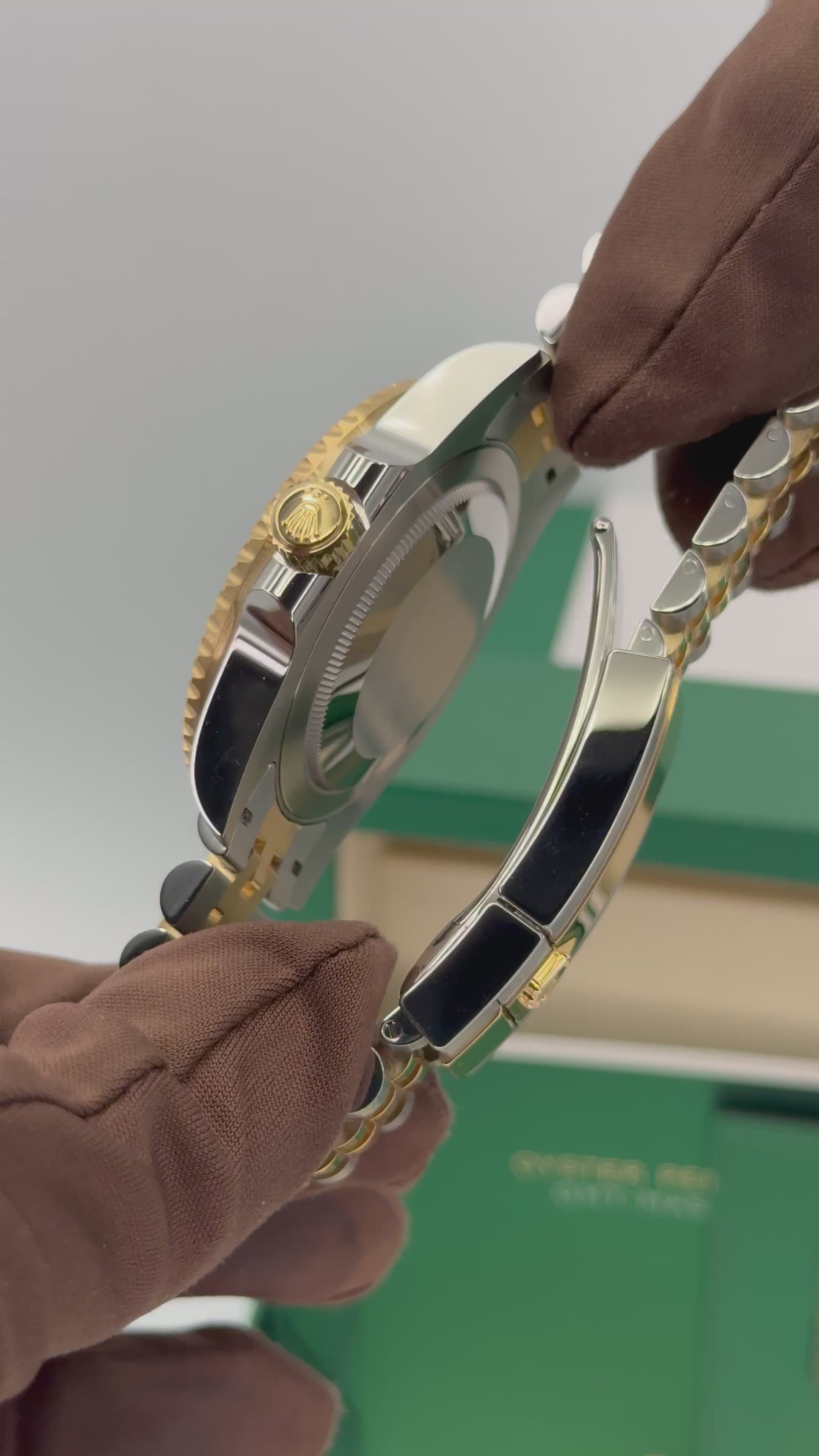 くまごろう NEW 2025 Rolex GMT-Master II 40mm 126713GRNR Two-Tone Jubilee