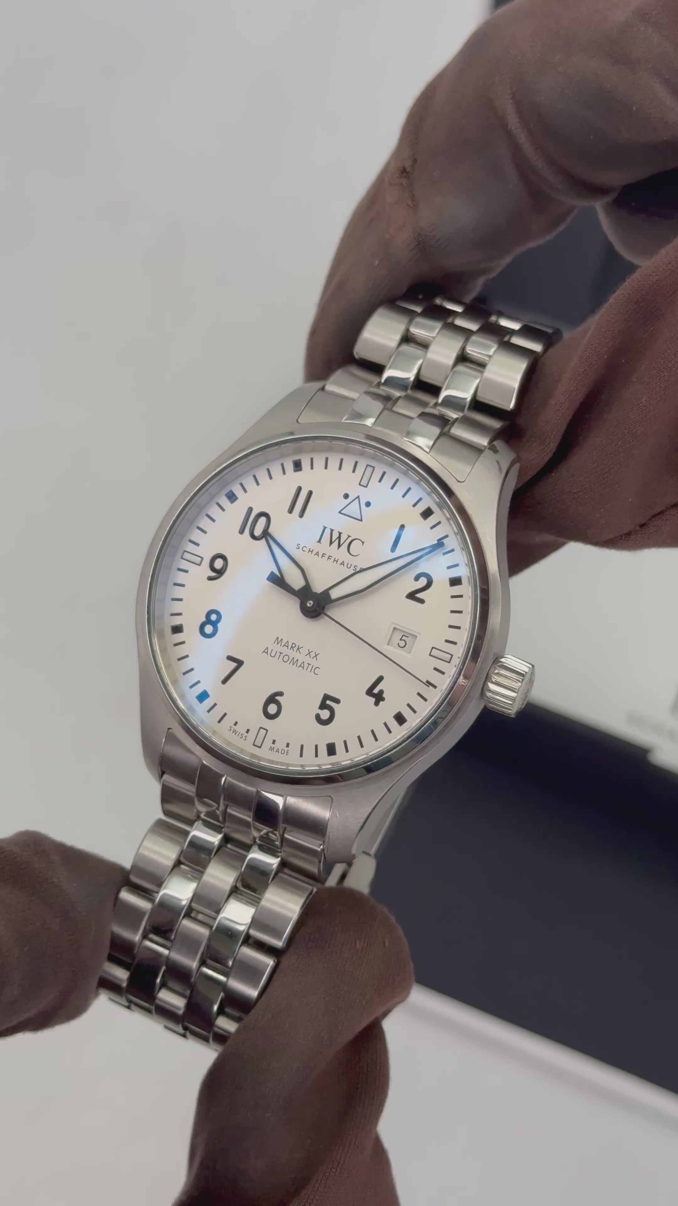 2025 IWC Pilot's Watch Mark XX 40mm IW328208 Stainless Steel White Dia