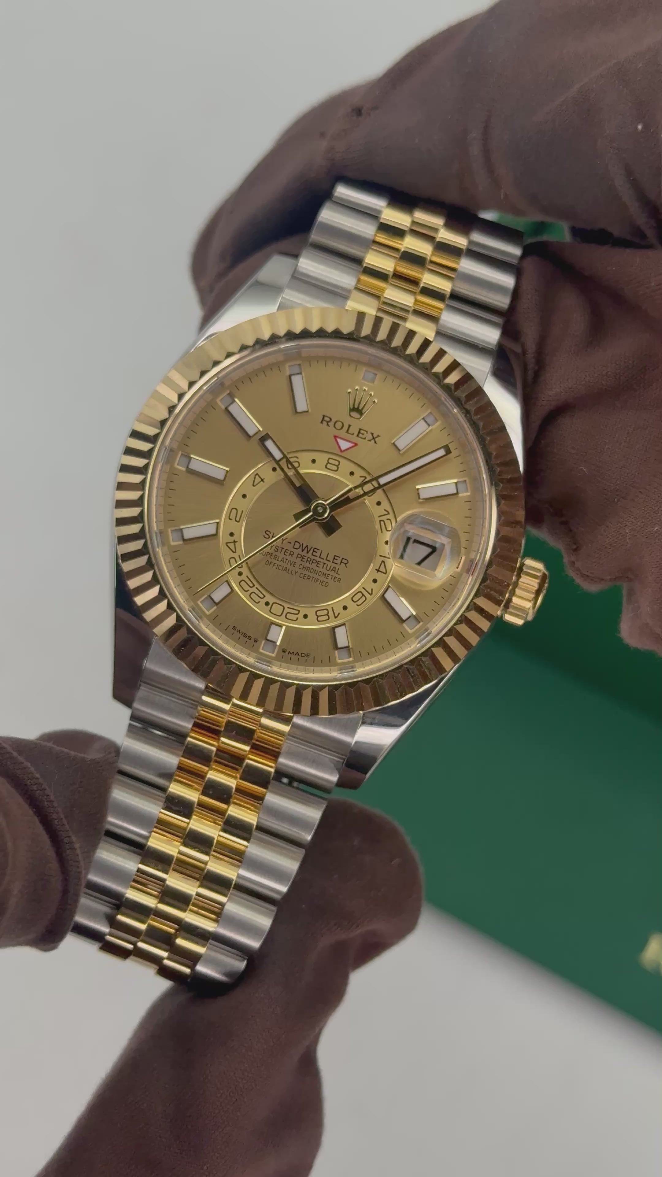 NEW 2026 Rolex Sky-Dweller 42mm 336933 Jubilee Champagne Dial