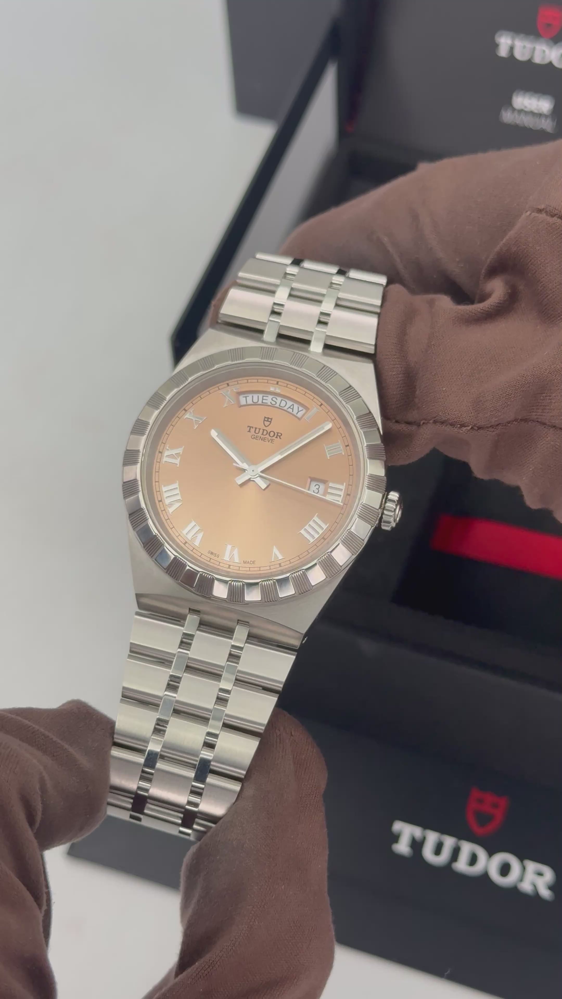 2026 Tudor Royal 41mm 28600 Stainless Steel Salmon Dial