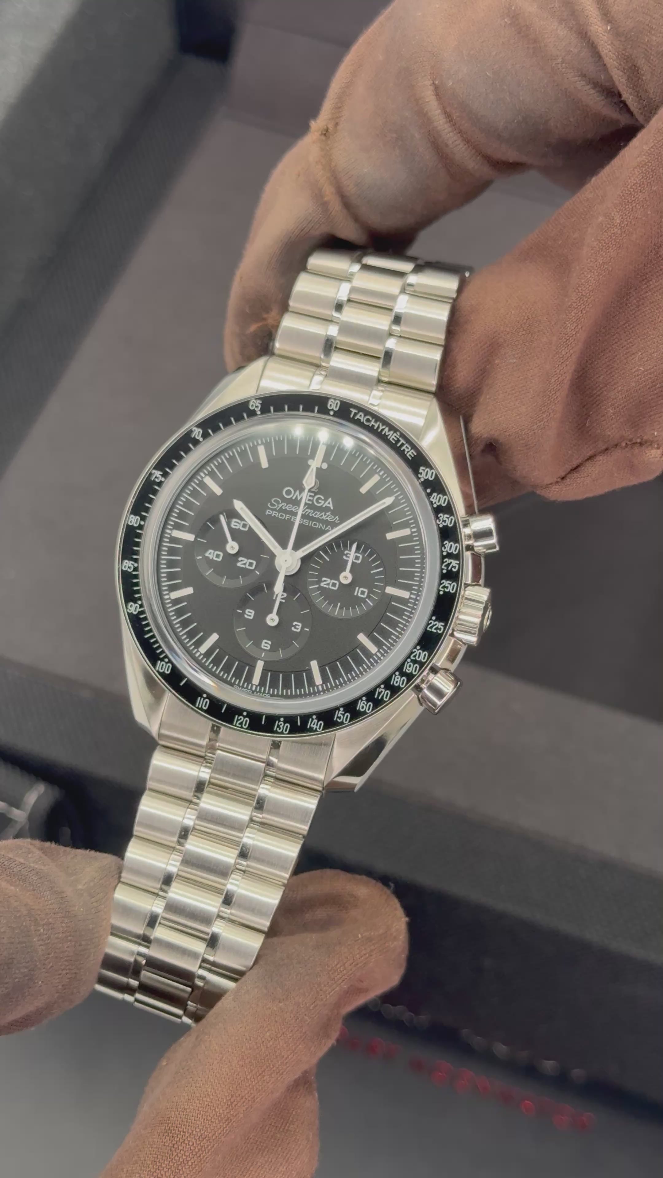 2025 Omega Speedmaster Moonwatch Pro 42mm 310.30.42.50.01.002 Black Di