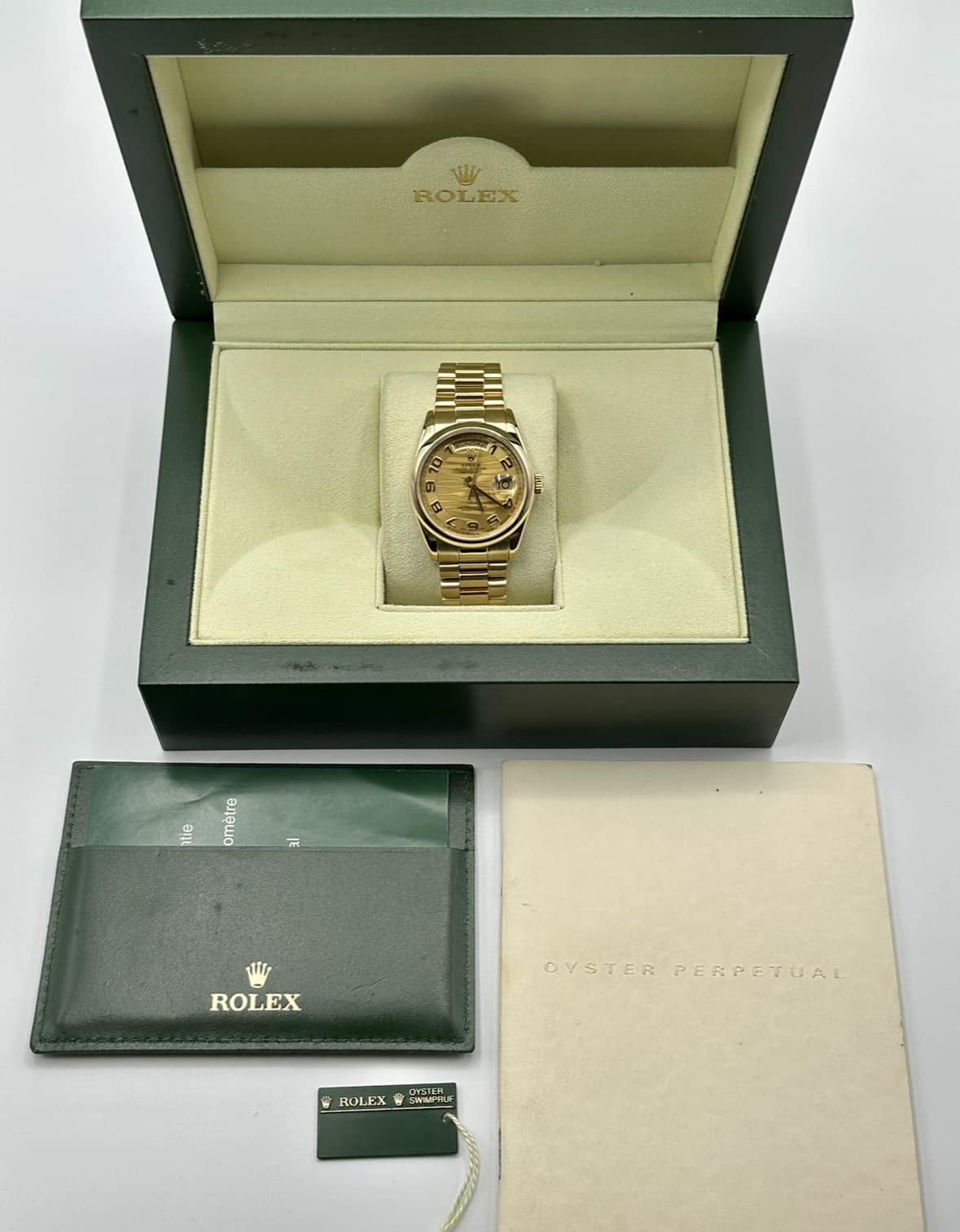 2000 Rolex Day Date 36mm 118208 Presidential Champagne Wave Dial